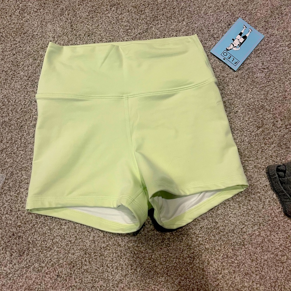 S NIB Fleo Lime Cream THO